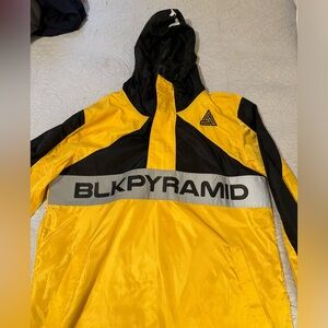 Black Pyramid Rainjacket